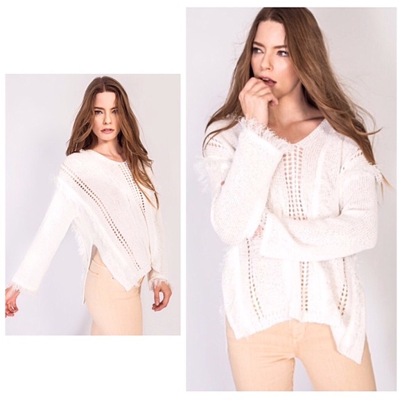 Sweaters - Last 1✨HP✨Fresh White Bohemian Pull-Over Sweater